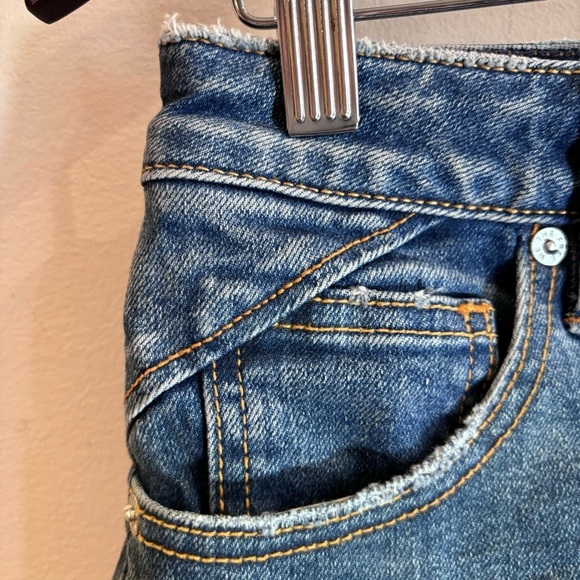 WE THE FREE SZ 28 Shorts CRVY Raw Hem Button Fly Slits Free People Denim Jeans - Picture 6 of 12